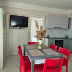 Guest - Sea Breeze Apartments-sea View Apartament *