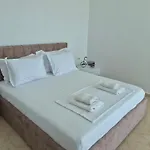 Guest - Sea Breeze Apartments-sea View Apartament