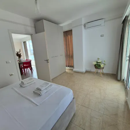Guest - Sea Breeze Apartments-sea View