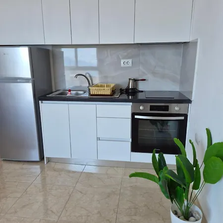 Guest - Sea Breeze Apartments-sea View