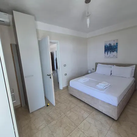 Guest - Sea Breeze Apartments-sea View Апартаменты