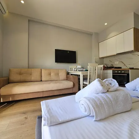 Guest - Sea Breeze Apartments-sea View