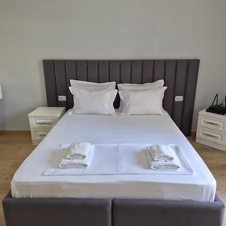 Guest - Sea Breeze Apartments-sea View