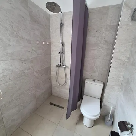 Guest - Sea Breeze Apartments-sea View شقة ساراندا