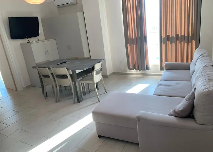Guest - Sea Breeze Sarandë