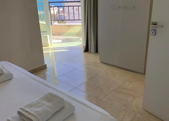 Guest - Sea Breeze Apartamento Sarandë